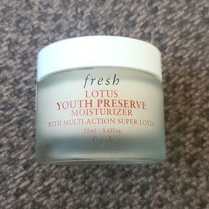 Fresh lotus youth preserve moisturizer